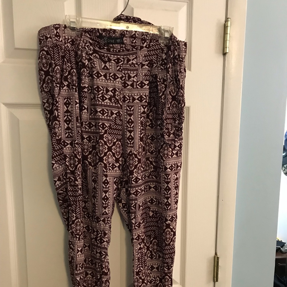 Boho/harem cotton pant. Elastic waste and ankle.